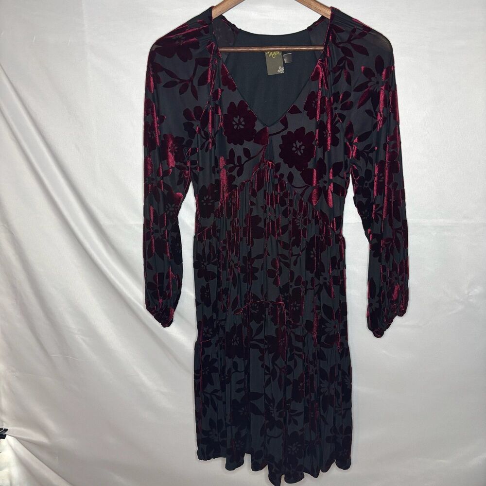Taylor Women's Black with‎ Red Velvet Flowers Long Sleeve Dress Size 6